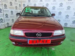 OPEL ASTRA F BERLINA foto 1