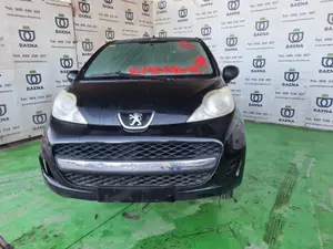 PEUGEOT 107 foto 1