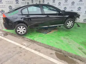 RENAULT LAGUNA III BERLINA foto 3