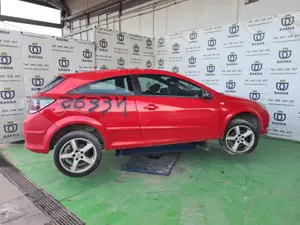 OPEL ASTRA H GTC foto 2