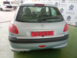 PEUGEOT 206 foto 2