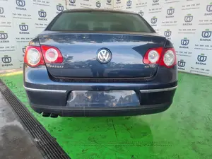 VOLKSWAGEN PASSAT BERLINA (3C2) foto 1