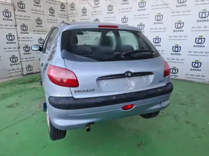 PEUGEOT 206 foto 2