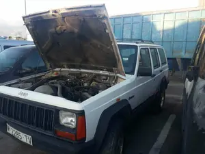 CHRYSLER JEEP CHEROKEE (J) foto 2