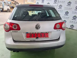 VOLKSWAGEN PASSAT BERLINA (3C2) foto 4