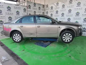 AUDI A4 AVANT (8E) foto 3