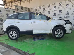 PEUGEOT 3008 foto 2