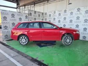 AUDI A4 AVANT (8E) foto 7