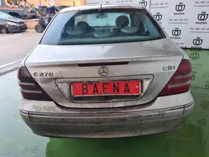 MERCEDES-BENZ CLASE C (BM 203) BERLINA foto 4