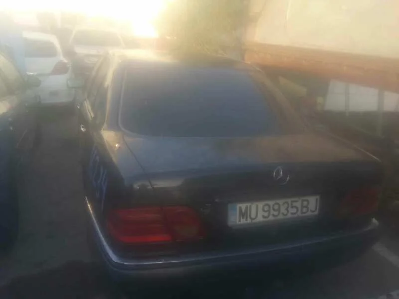 MERCEDES-BENZ CLASE E (BM 210) BERLINA