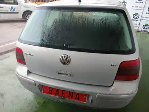 VOLKSWAGEN GOLF IV BERLINA (1J1)(10.1997) foto 3