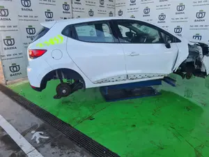 RENAULT CLIO IV foto 2