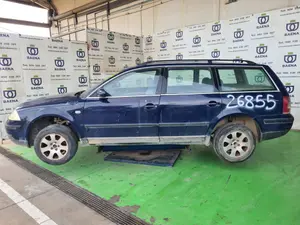VOLKSWAGEN PASSAT BERLINA (3B3) foto 7
