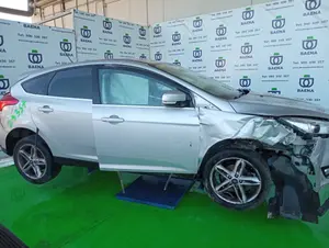 FORD FOCUS BERLINA (CEW) foto 3