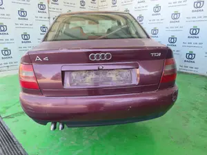 AUDI A4 BERLINA (B5) foto 3