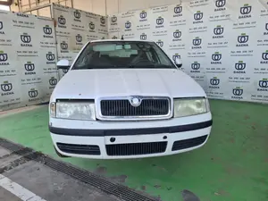 SKODA OCTAVIA BERLINA (1U2) foto 1