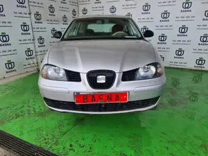 SEAT IBIZA (6L1) foto 1