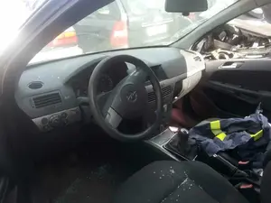 OPEL ASTRA H BERLINA foto 2