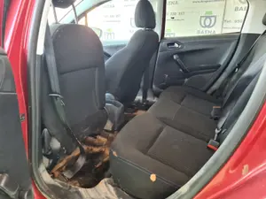 PEUGEOT 208 foto 5