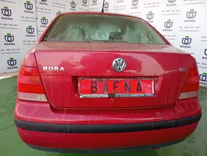 VOLKSWAGEN BORA BERLINA (1J2)(1998) foto 3
