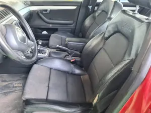 AUDI A4 AVANT (8E) foto 3