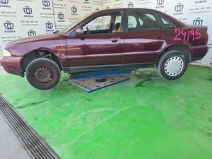 AUDI A4 BERLINA (B5) foto 2