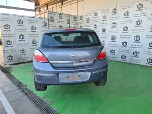 OPEL ASTRA H BERLINA foto 4