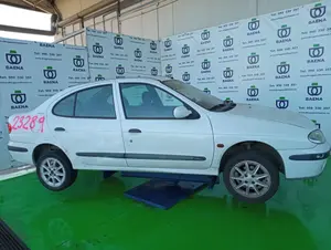 RENAULT MEGANE I FASE 2 BERLINA (BA0) foto 3
