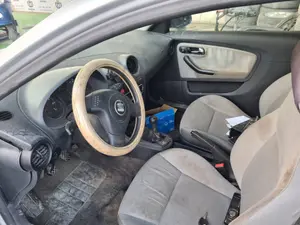 SEAT IBIZA (6L1) foto 2
