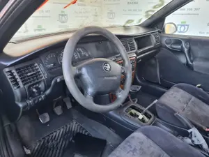 OPEL VECTRA B BERLINA foto 3