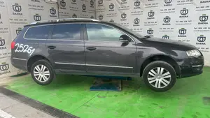 VOLKSWAGEN PASSAT BERLINA (3C2) foto 2