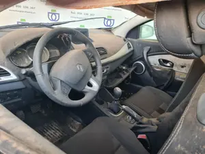 RENAULT MEGANE III BERLINA 5P foto 3