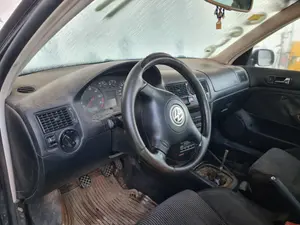VOLKSWAGEN GOLF IV BERLINA (1J1)(10.1997) foto 4