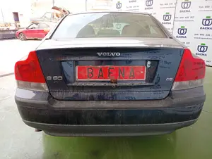 VOLVO S60 BERLINA foto 3