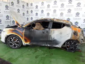 TOYOTA C-HR (X10) foto 1