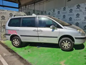 PEUGEOT 807 foto 2