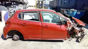 PEUGEOT 208 foto 4