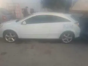 OPEL ASTRA H GTC foto 1
