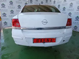 OPEL ASTRA H BERLINA foto 2