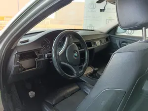BMW SERIE 3 BERLINA (E90) foto 6