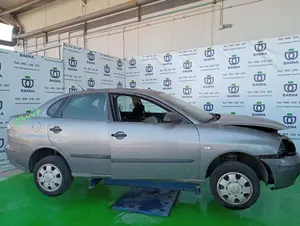SEAT CORDOBA BERLINA (6L2) foto 4