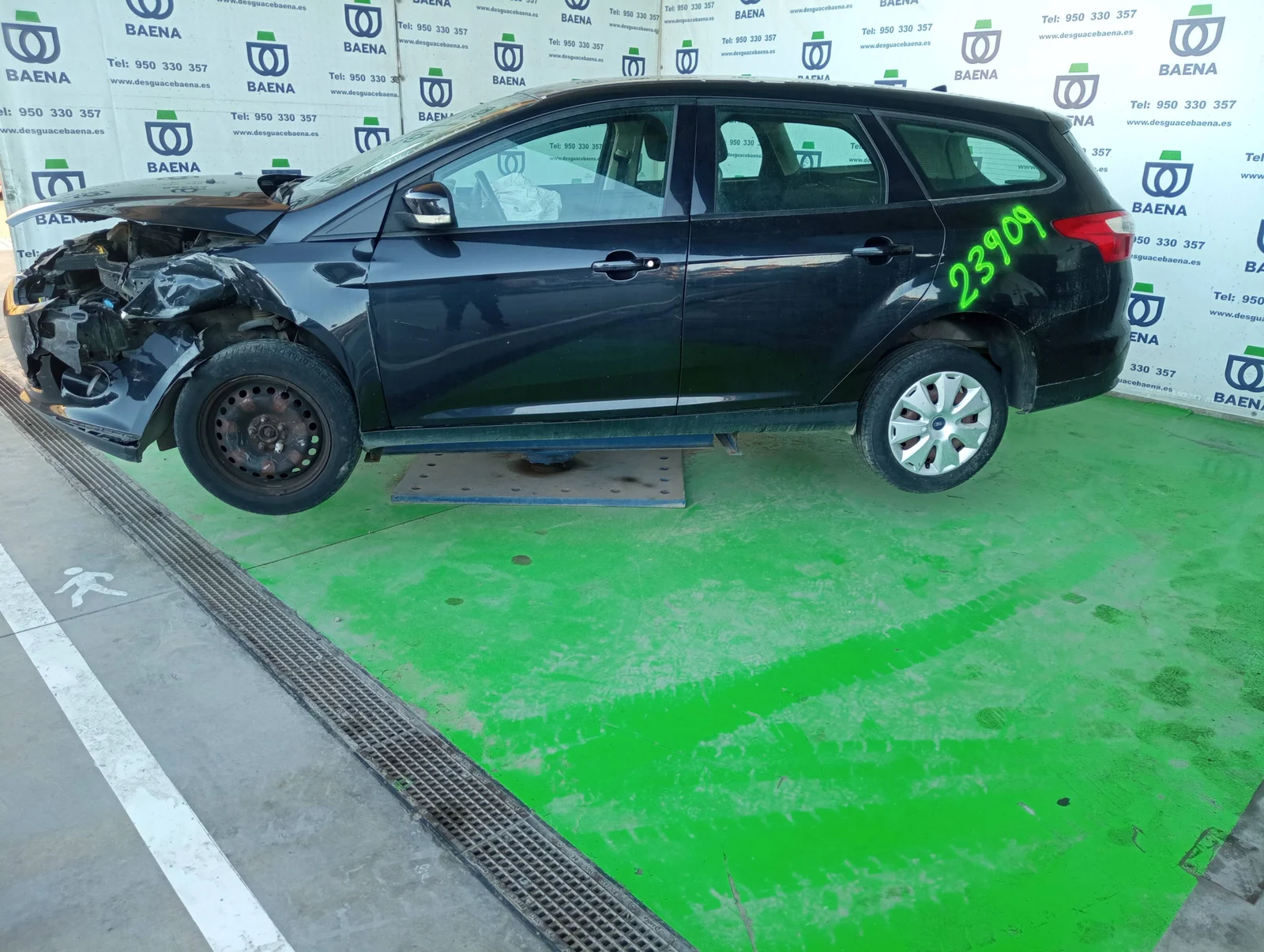 FORD FOCUS BERLINA (CB8)