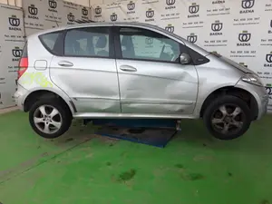 MERCEDES-BENZ CLASE A (BM 169) foto 5