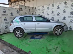 OPEL ASTRA H BERLINA foto 7