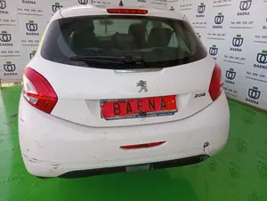 PEUGEOT 208 foto 5