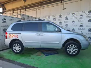 KIA CARNIVAL foto 4