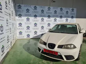 SEAT IBIZA (6L1) foto 4
