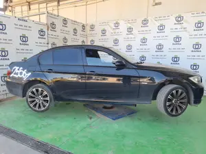 BMW SERIE 3 BERLINA (E90) foto 7