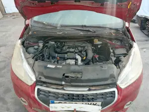 PEUGEOT 208 foto 4