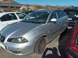SEAT IBIZA (6L1) foto 2
